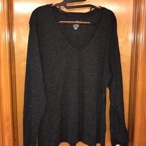 Long sleeve dark grey v-neck
